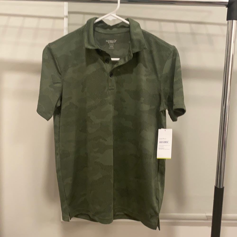 Old Navy T-shirt